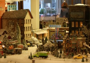 duke energy train display cincinnati christmas