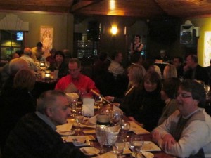 crowd dining ana the iron horse inn and restaurant Glendale
