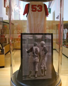 cincinnati reds hall of fame museum johnny bench exhibit
