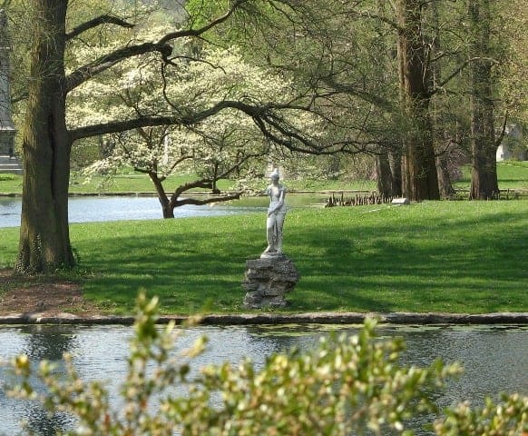 springgrovestatueatlake