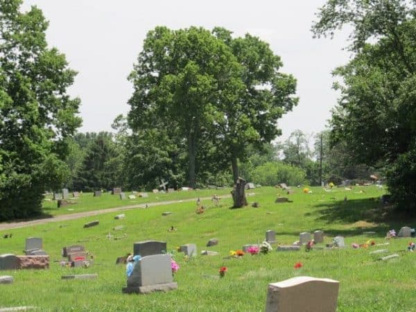 geocaching cincinnati at beech cemetery