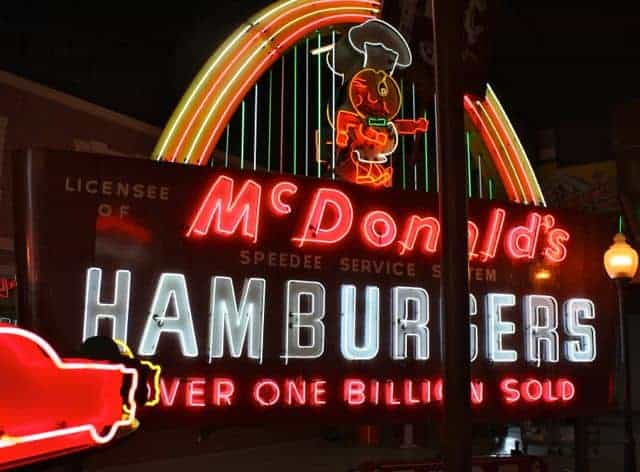 Une soirée de rendez-vous amusante à Cincinnati - L'American Sign Museum à Cincinnati, Ohio