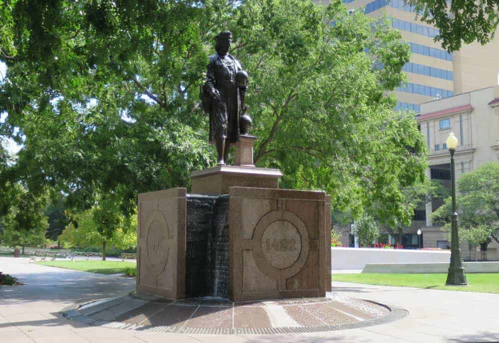 Columbus Statue outside the Ohio Statehouse