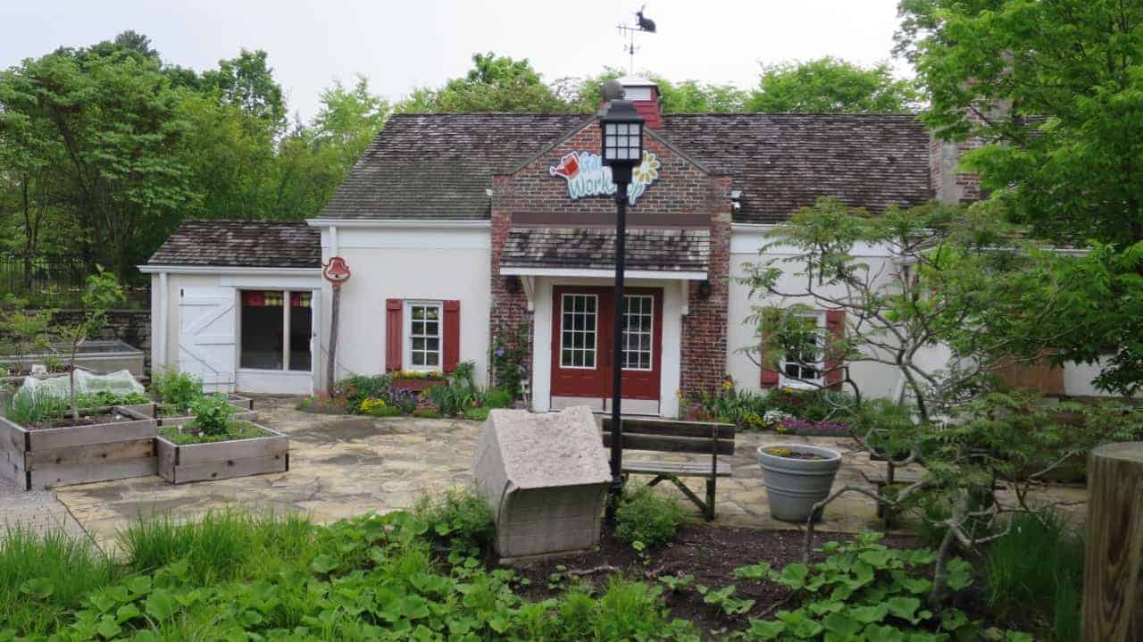 Learning Center at Highfield Discovery Gardens