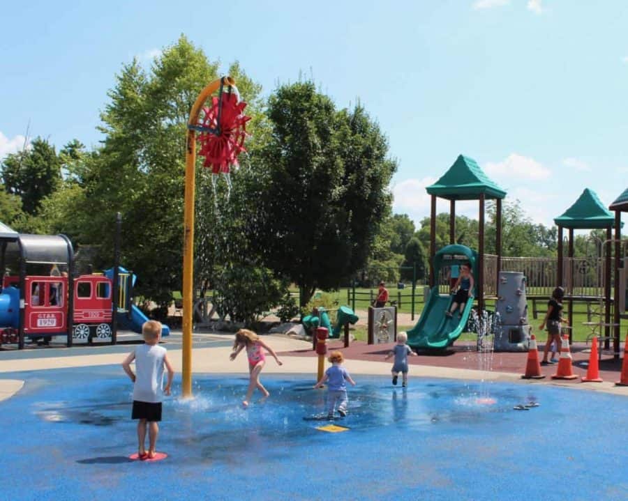 Parque infantil húmedo de Haya Acres en Anderson