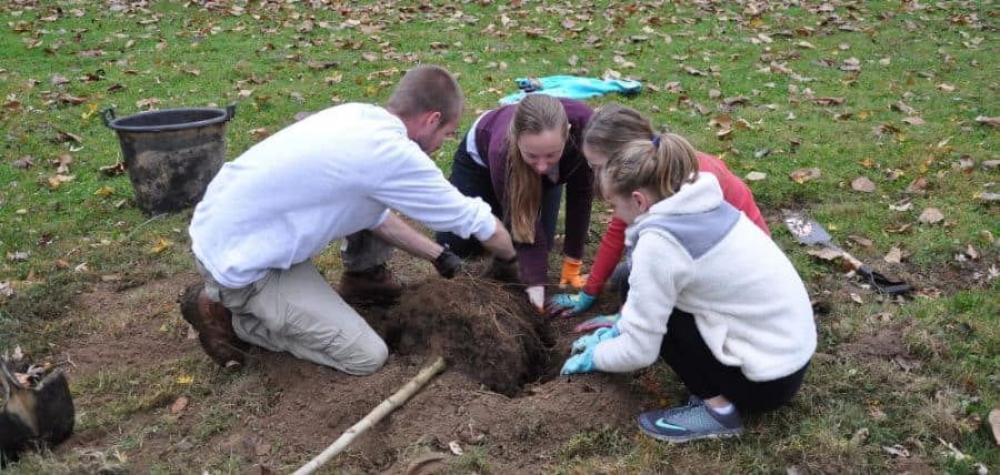 Families can volunteer with Great Parks of Hamilton County