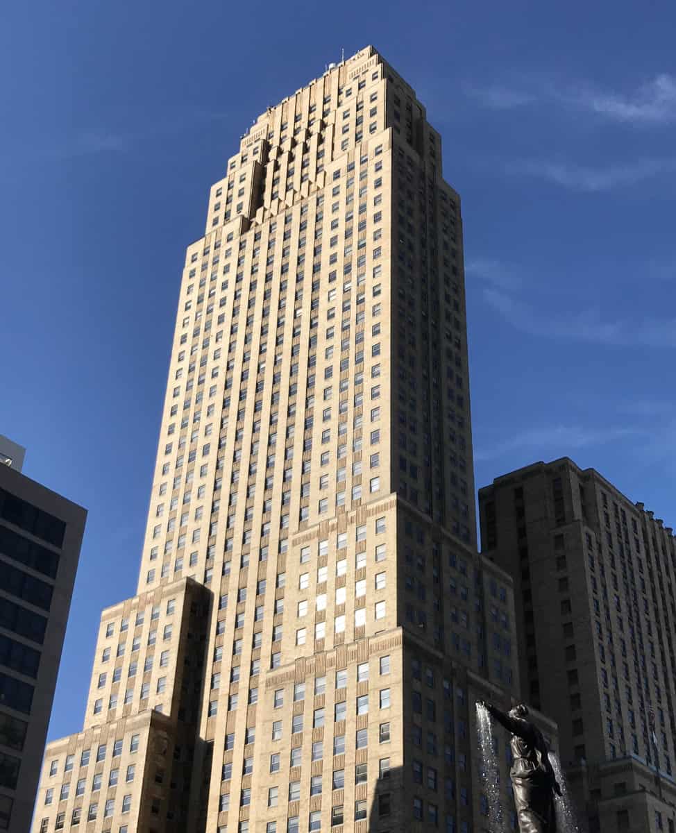 The majestic Carew Tower in Cincinnati, Ohio