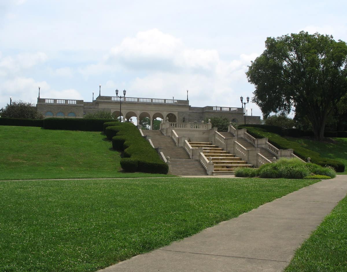 Ault Park What You Need to See and Do! · 365 CINCINNATI