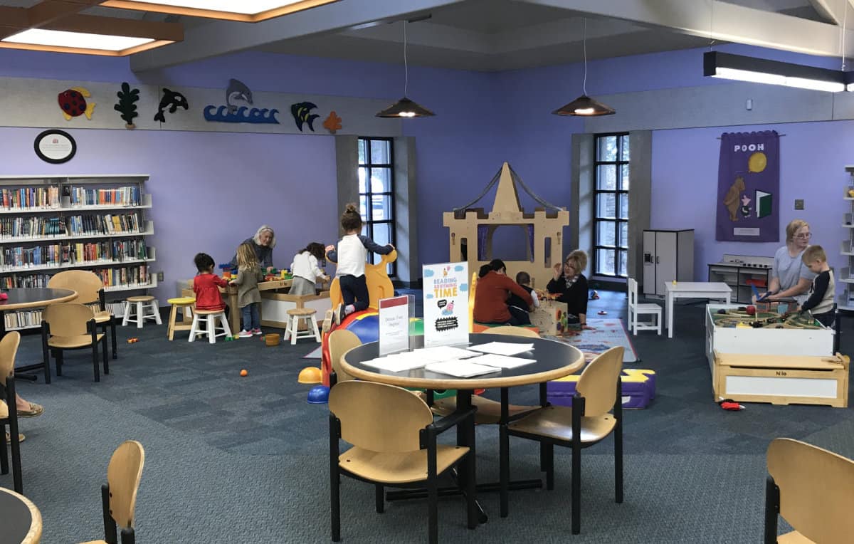 kids playing at the indoor playground within a Cincinnati library
