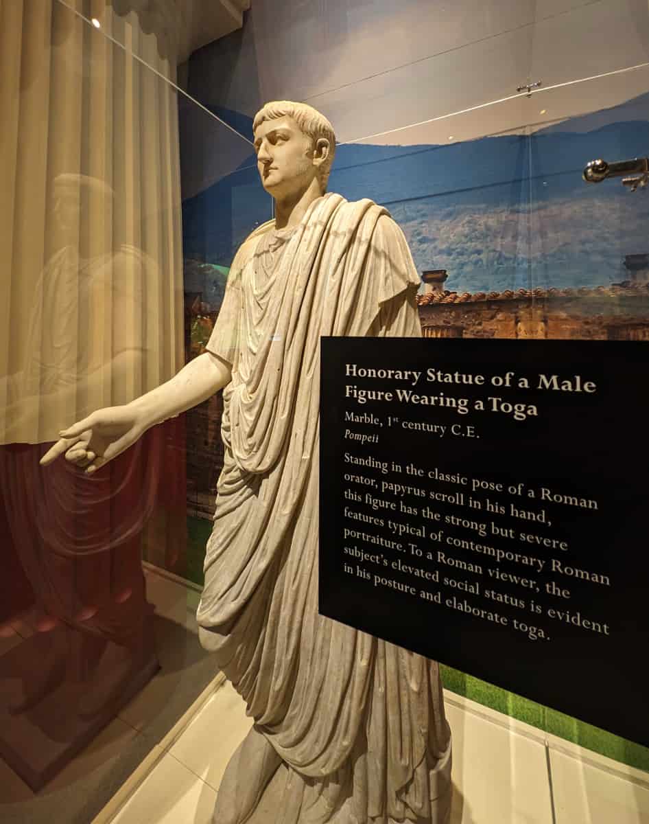statue of a man in a toga from Pompeii, the Exhibition